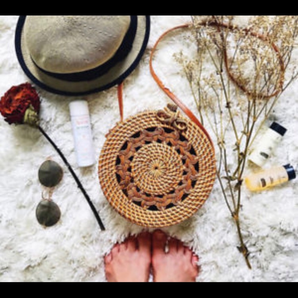 Round Straw Rattan Tote Boho Bag - Picture 2 of 6